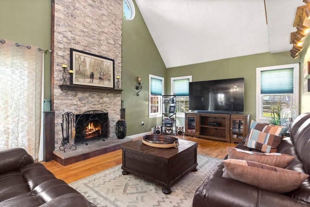 2 Valleyview Farm Road Haverhill, MA 01835 - Photo 9 of 40 Gallery Image 9