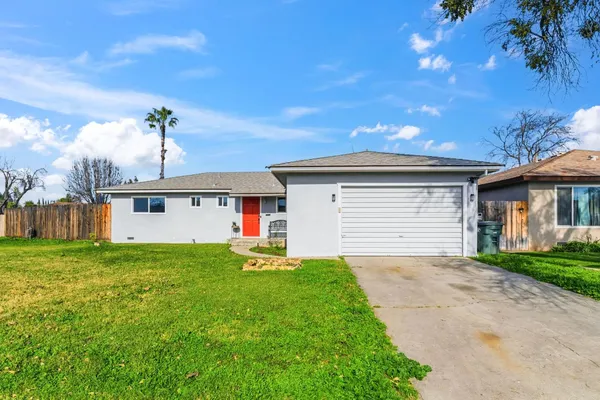 $372,000 | 647 West Dennis Drive, Clovis, CA 93612