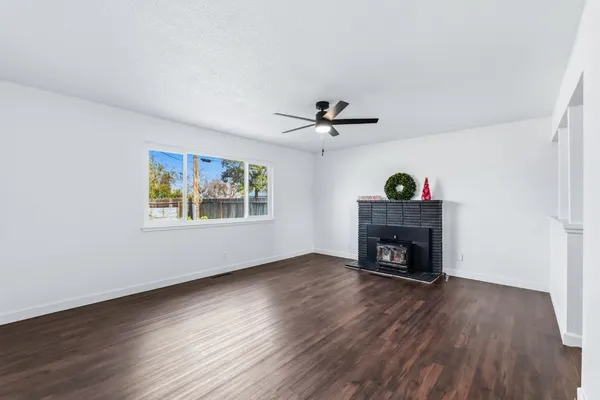 $372,000 | 647 West Dennis Drive, Clovis, CA 93612