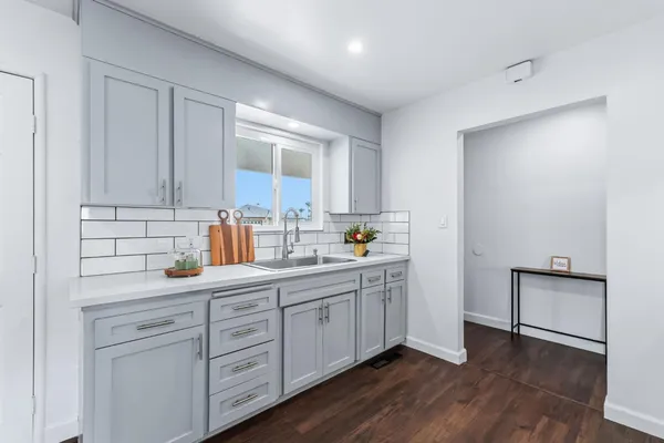 $372,000 | 647 West Dennis Drive, Clovis, CA 93612