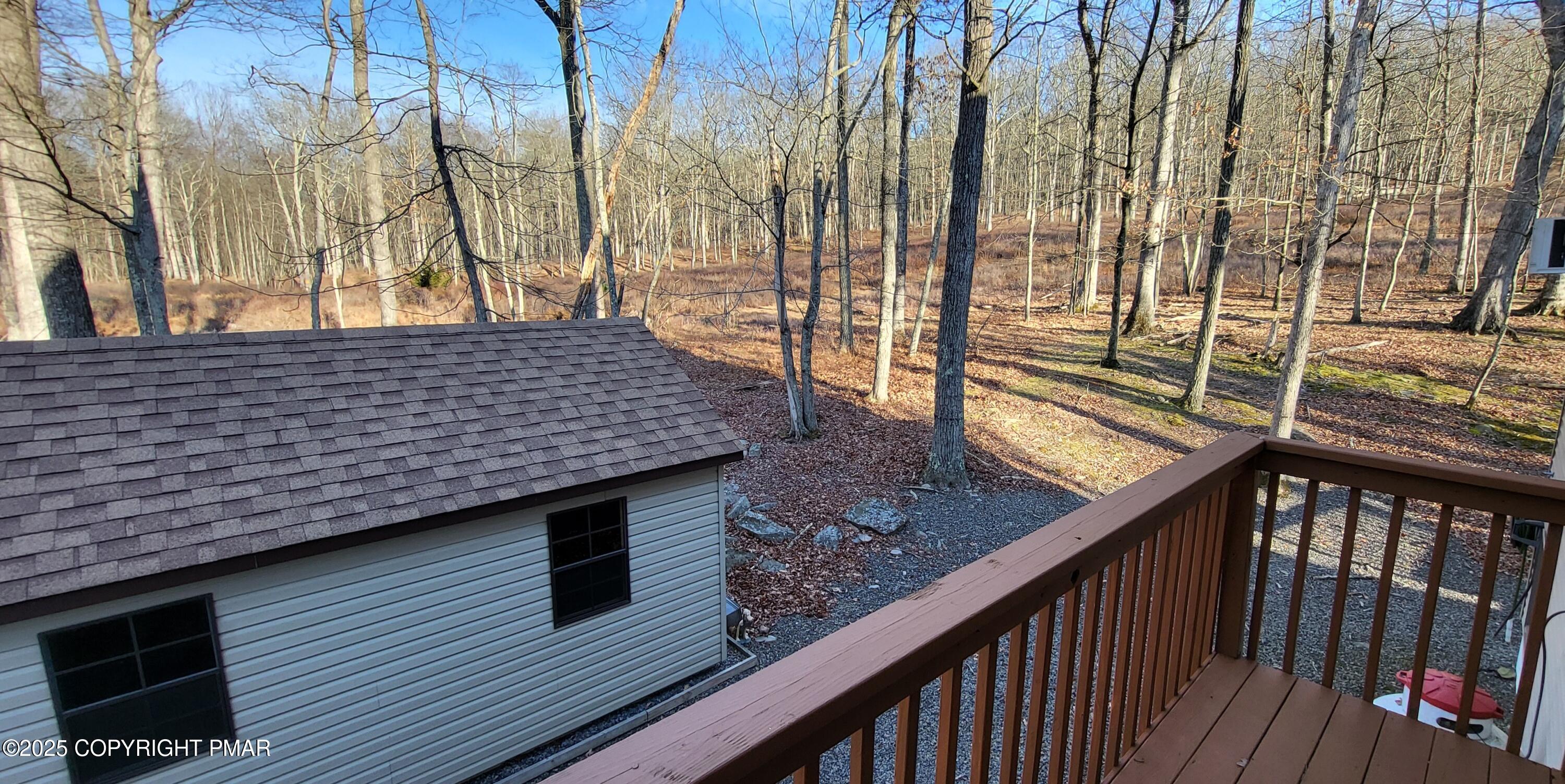 228 Edinburgh Road Bushkill, PA 18324 - Photo 24 of 77 20251222_143219