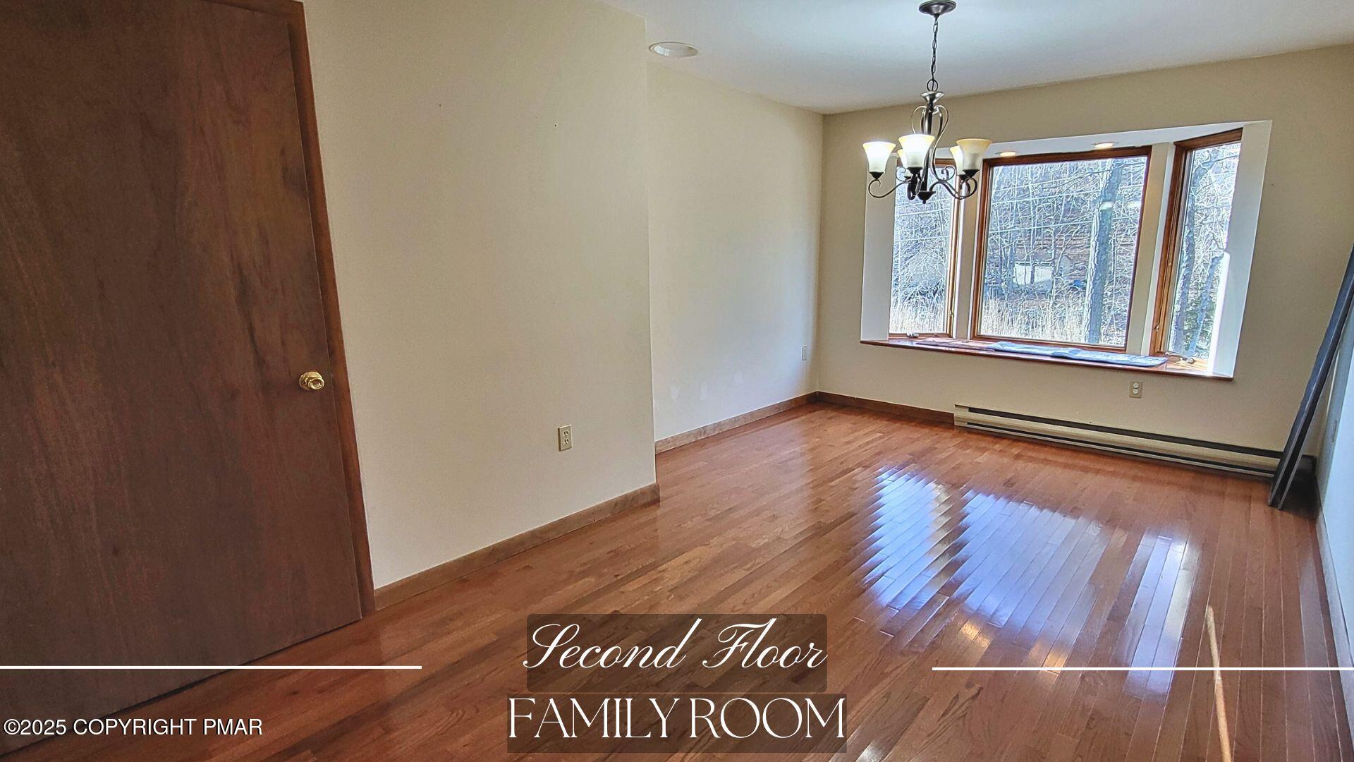 228 Edinburgh Road Bushkill, PA 18324 - Photo 25 of 77 family room