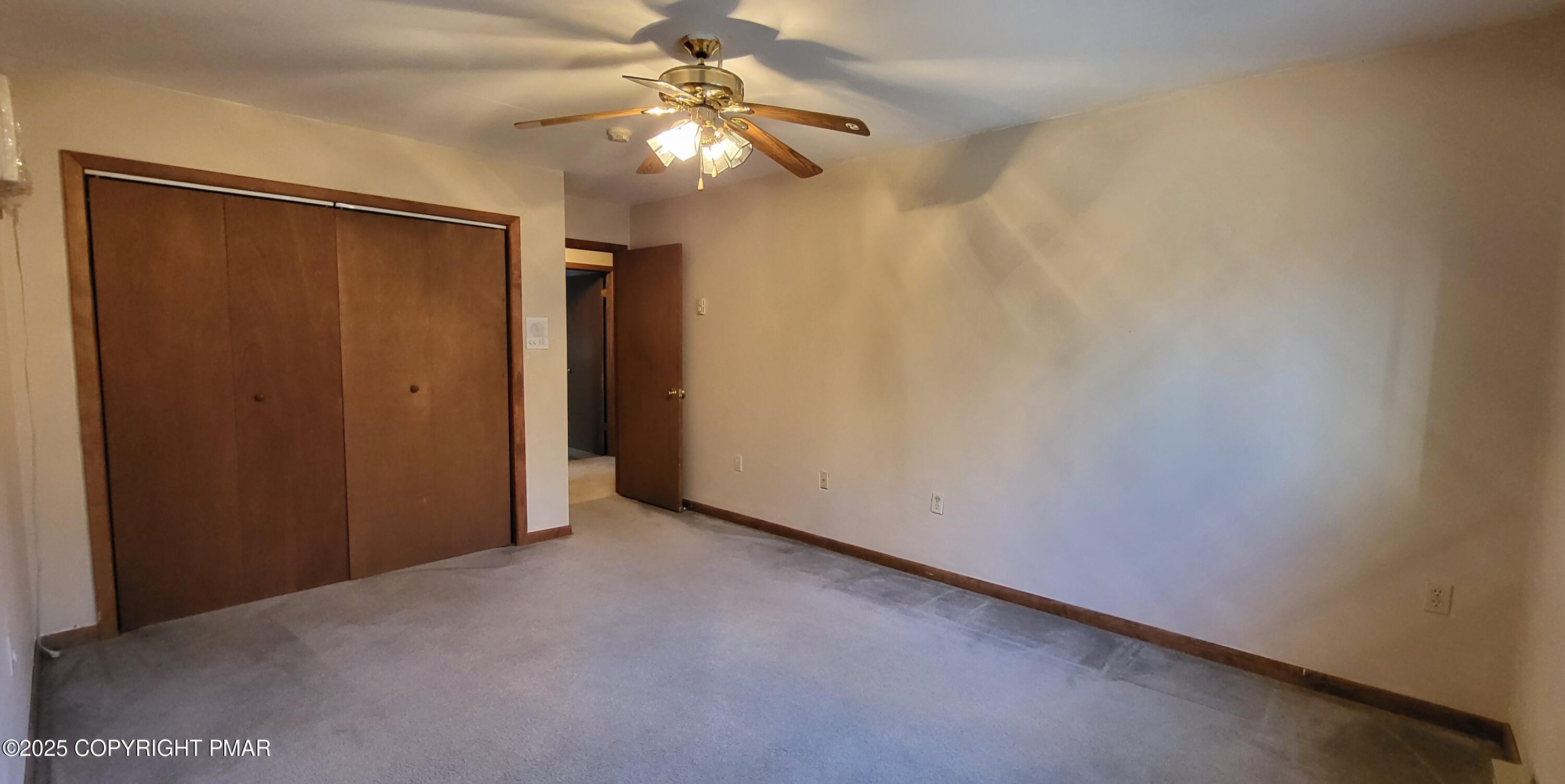 228 Edinburgh Road Bushkill, PA 18324 - Photo 34 of 77 20251222_144826