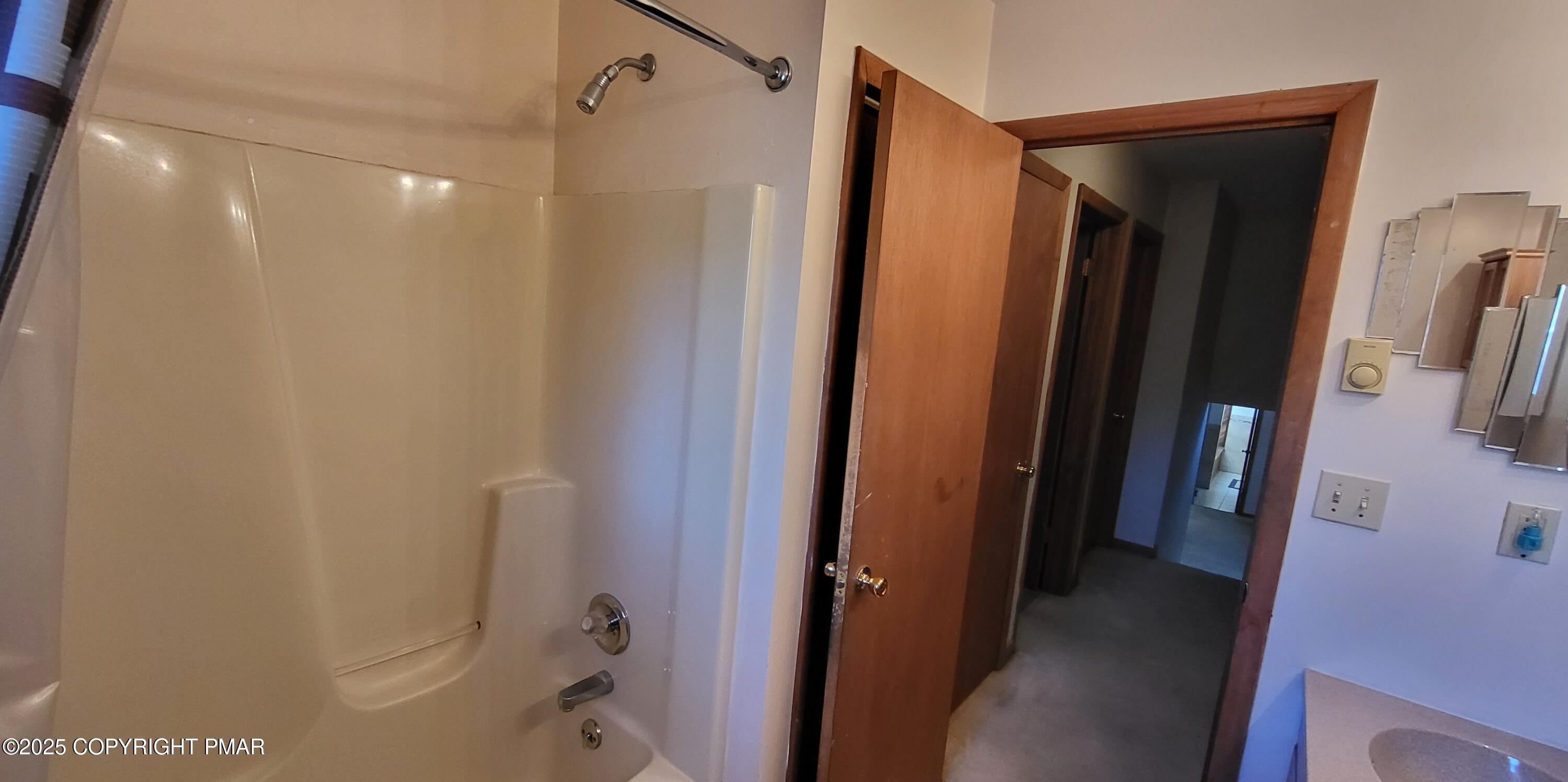 228 Edinburgh Road Bushkill, PA 18324 - Photo 37 of 77 20251222_145009