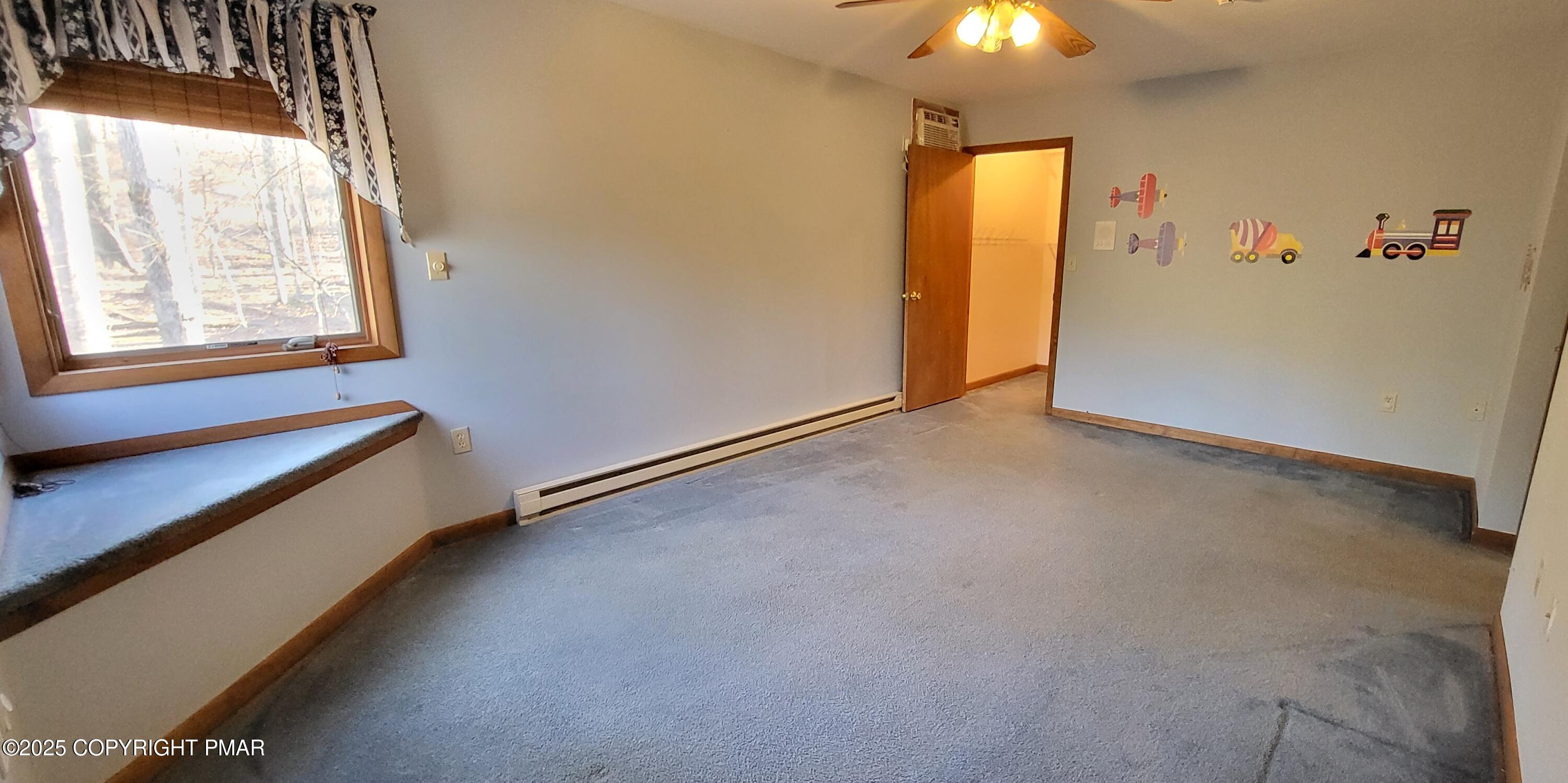 228 Edinburgh Road Bushkill, PA 18324 - Photo 39 of 77 20251222_145123