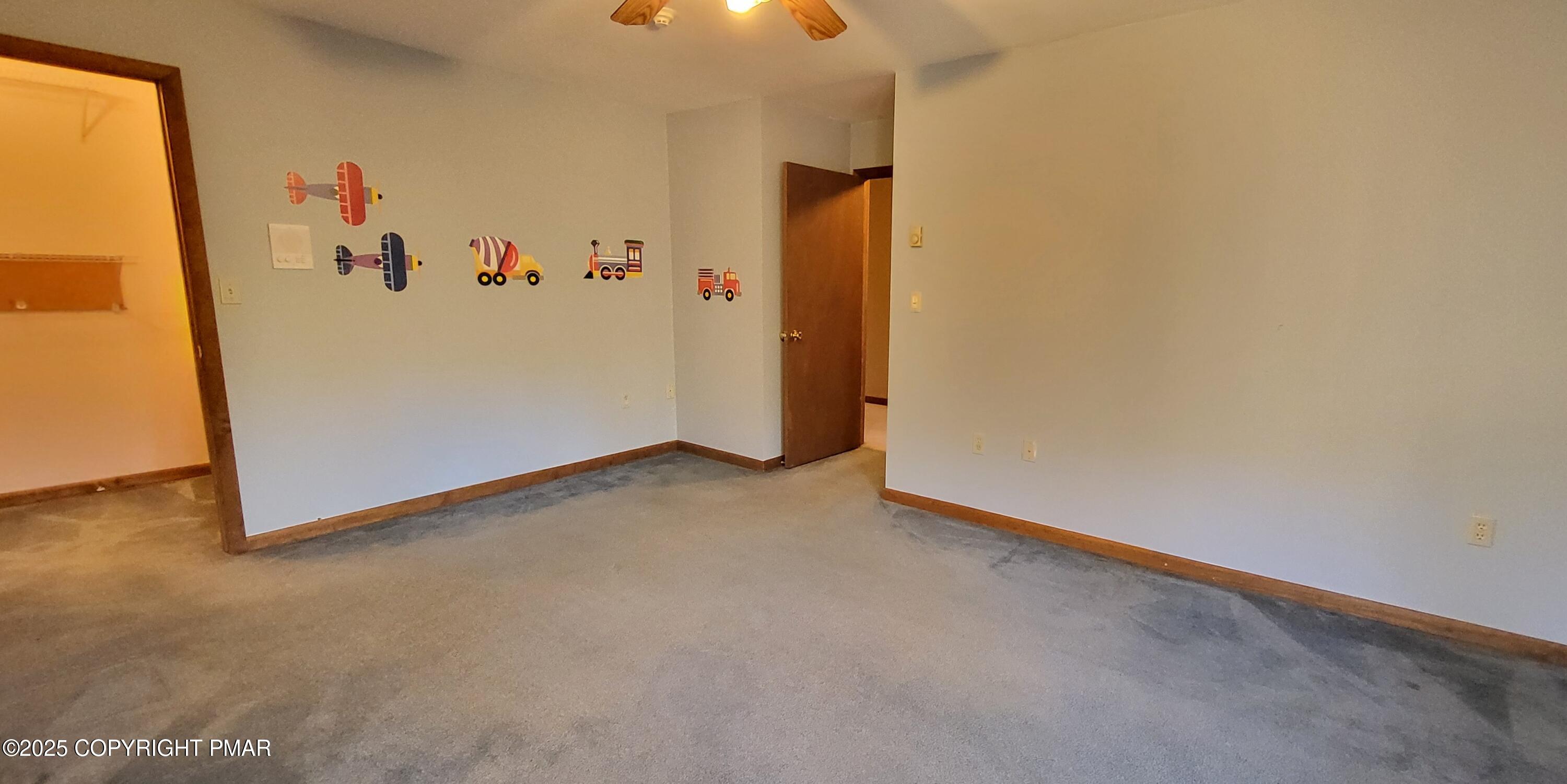 228 Edinburgh Road Bushkill, PA 18324 - Photo 40 of 77 20251222_145134