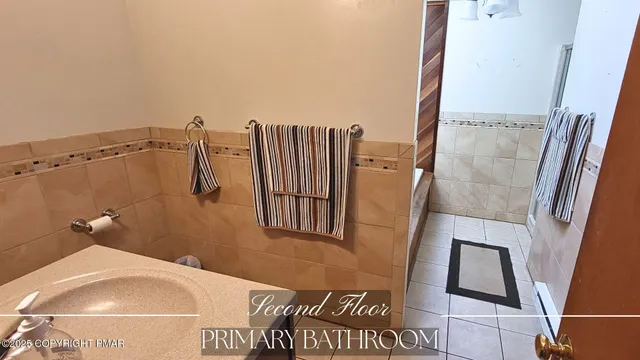 $453,000 | 228 Edinburgh Road, Bushkill, PA 18324