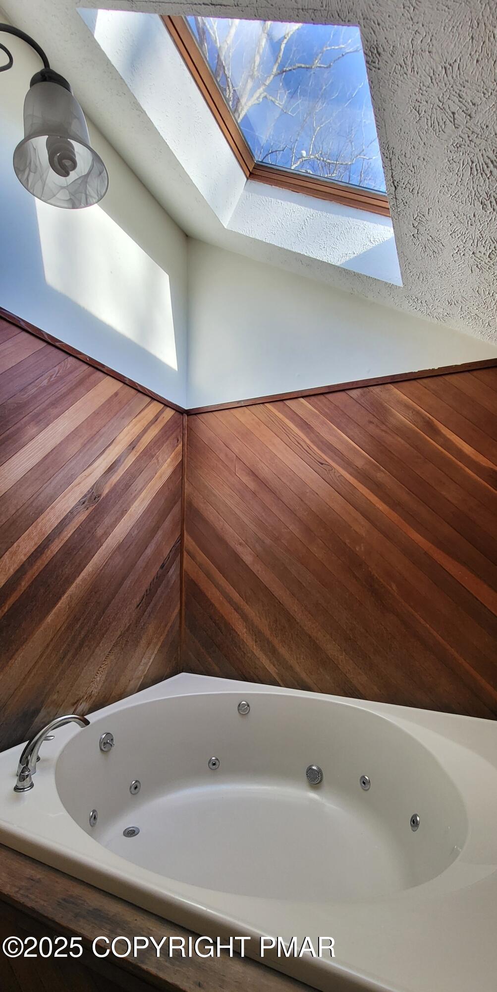 228 Edinburgh Road Bushkill, PA 18324 - Photo 43 of 77 20251222_145501