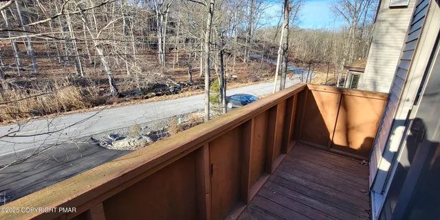 $453,000 | 228 Edinburgh Road, Bushkill, PA 18324