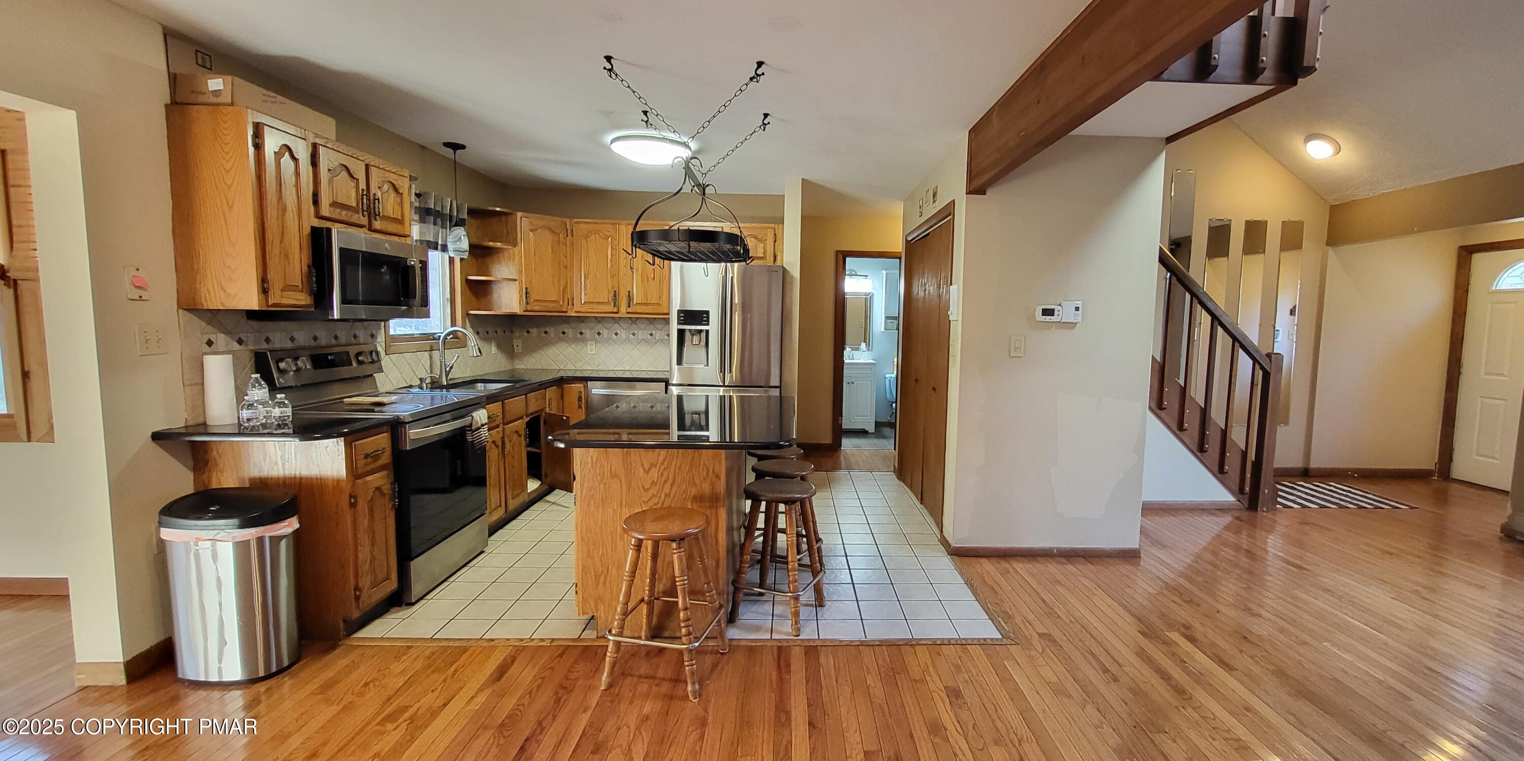 228 Edinburgh Road Bushkill, PA 18324 - Photo 8 of 77 20251222_142024