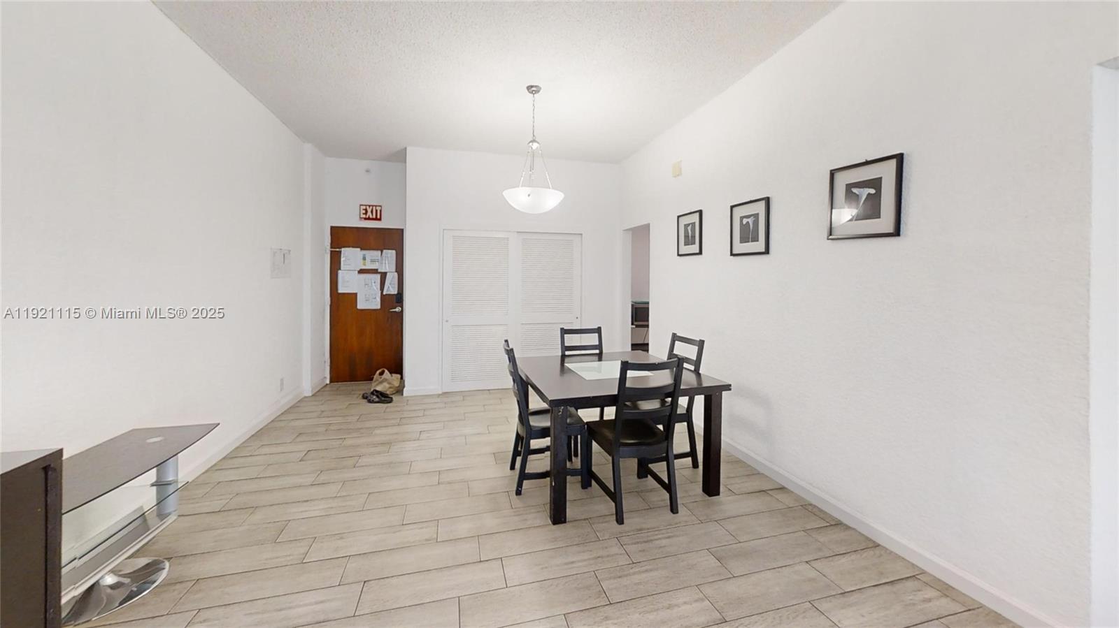 4001 South Ocean Drive, Unit PH7 Hollywood, FL 33019 - Photo 6 of 14 a view of a dining room with furniture