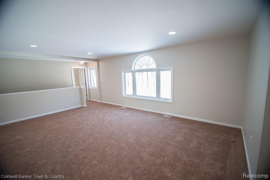 12362 White Lake Road Fenton, MI 48430 - Photo 24 of 39 024.jpg