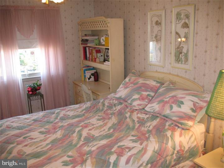 13030 Sewell Road Philadelphia, PA 19116 - Photo 11 of 24 Bedroom 2