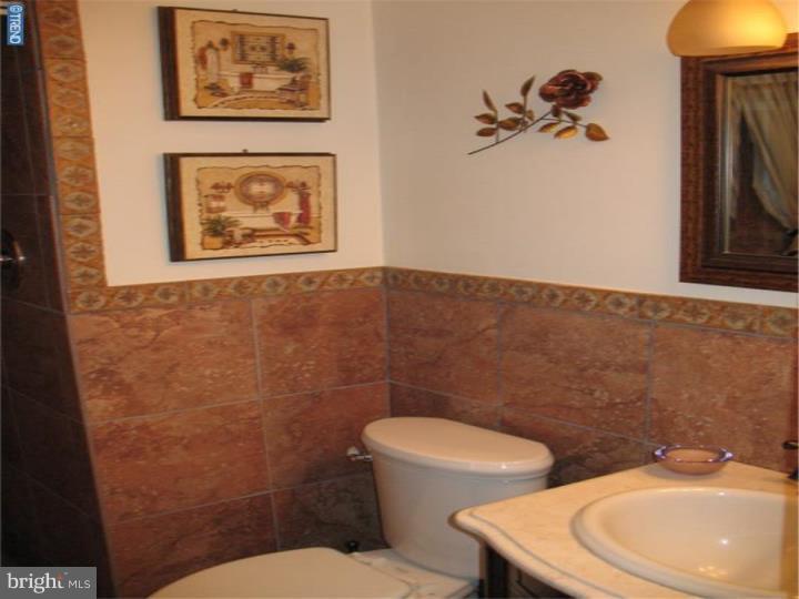 13030 Sewell Road Philadelphia, PA 19116 - Photo 15 of 24 Master Bathroom