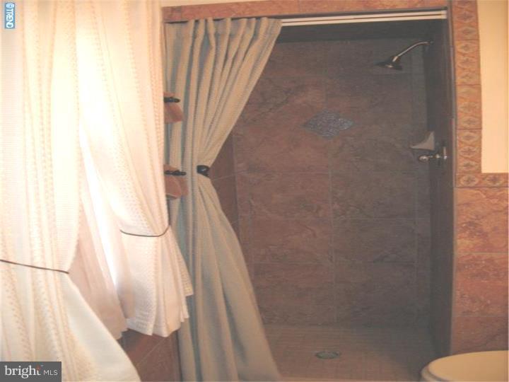 13030 Sewell Road Philadelphia, PA 19116 - Photo 16 of 24 Master Bathroom