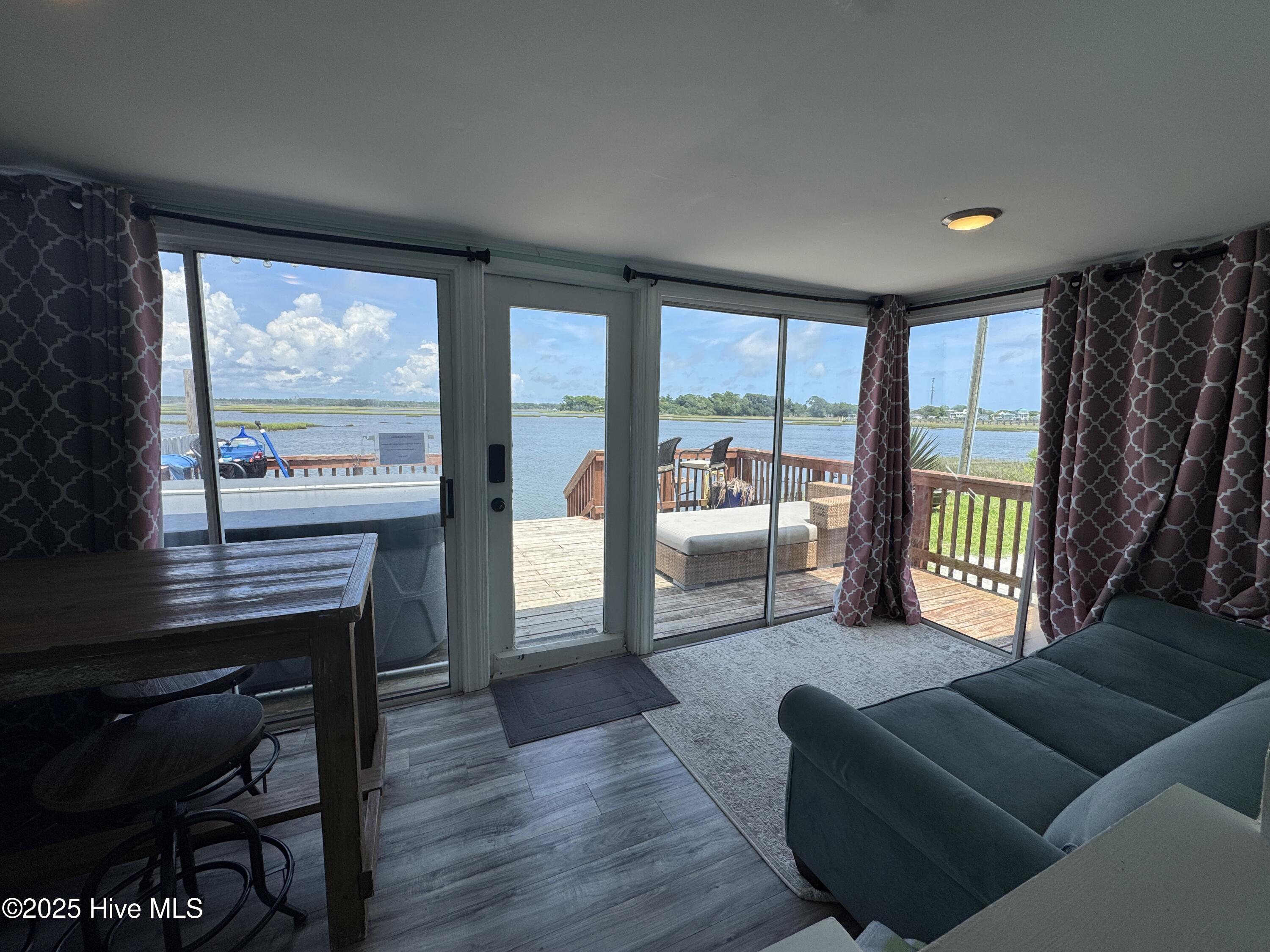 123 Cedar Point Boulevard Cedar Point, NC 28584 - Photo 11 of 21 IMG_2800