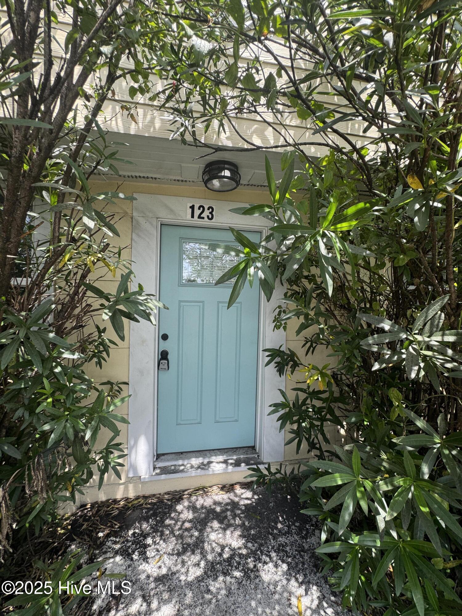 123 Cedar Point Boulevard Cedar Point, NC 28584 - Photo 2 of 21 IMG_5851