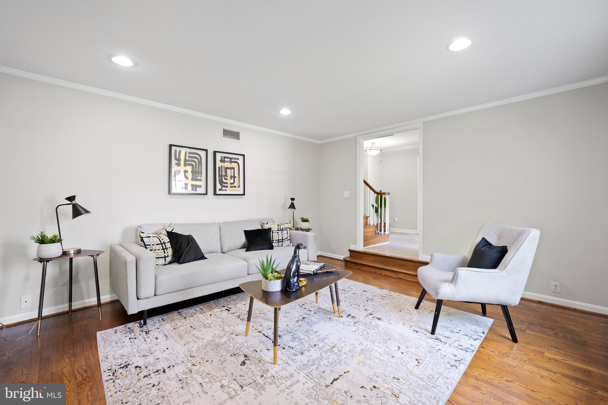 13907 Esworthy Road Darnestown, MD 20874 - Photo 5 of 59 Gallery Image 5