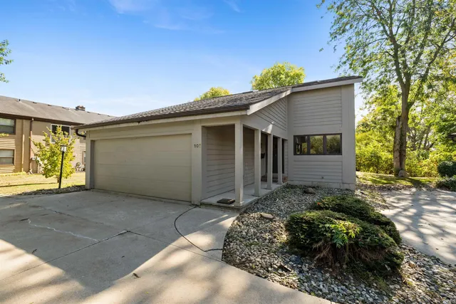 $254,900 | 271 North McClellan Street, Unit 105, Auburn, IN 46706