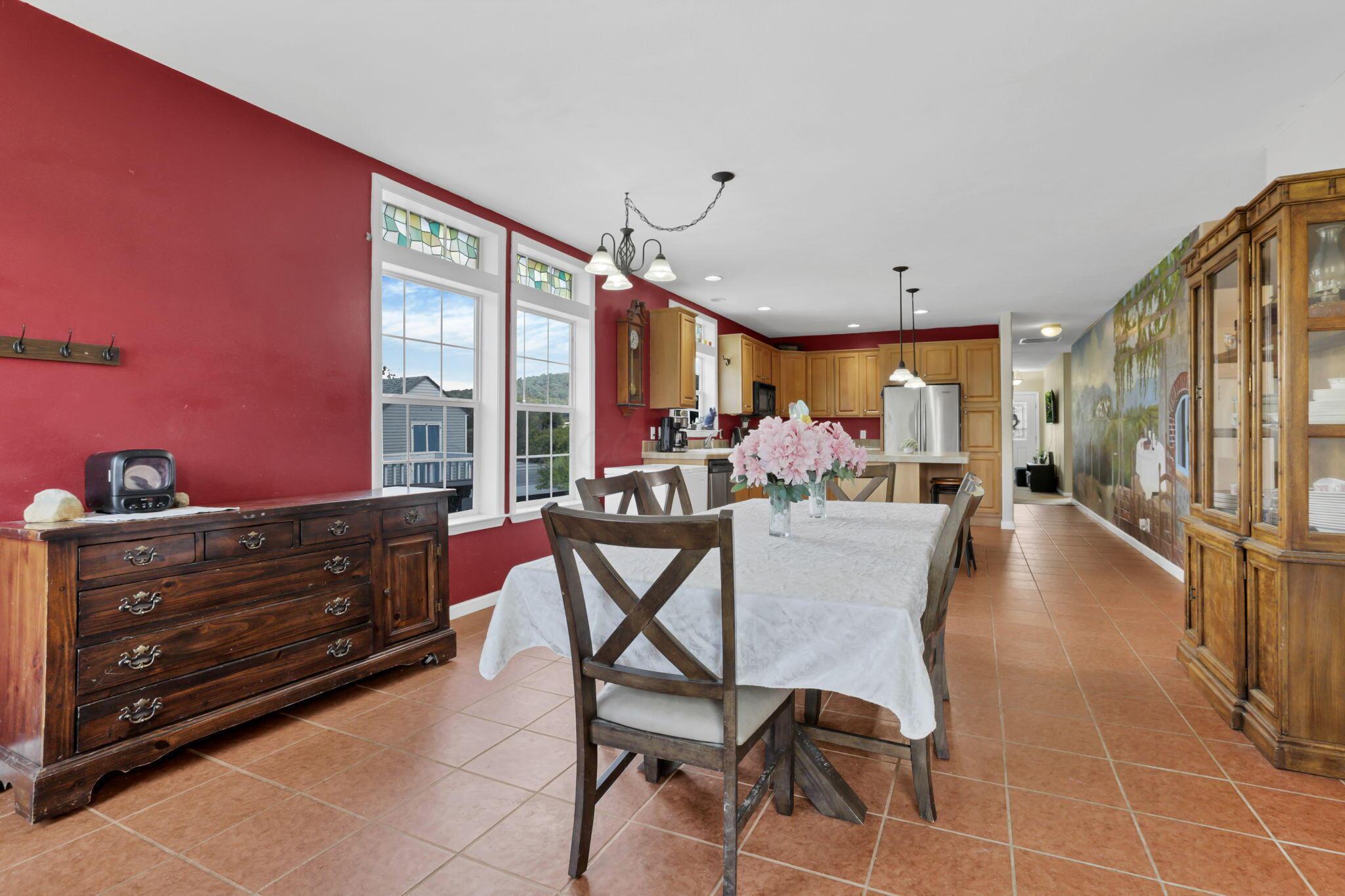 1275 Parrett Road Greenfield, OH 45123 - Photo 20 of 58 Dining Room
