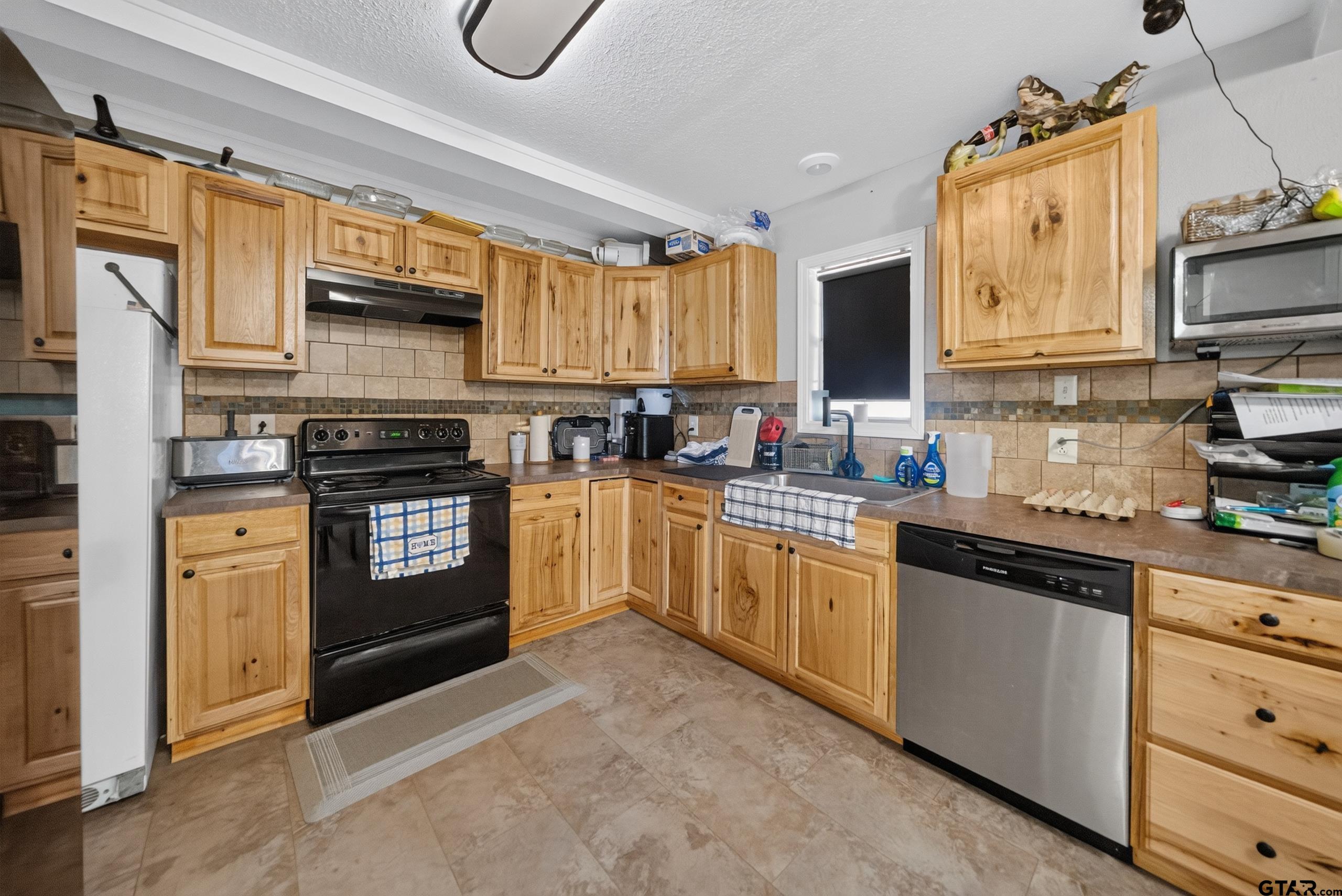 1618 Samples Road Kilgore, TX 75662 - Photo 6 of 20 Gallery Image 6