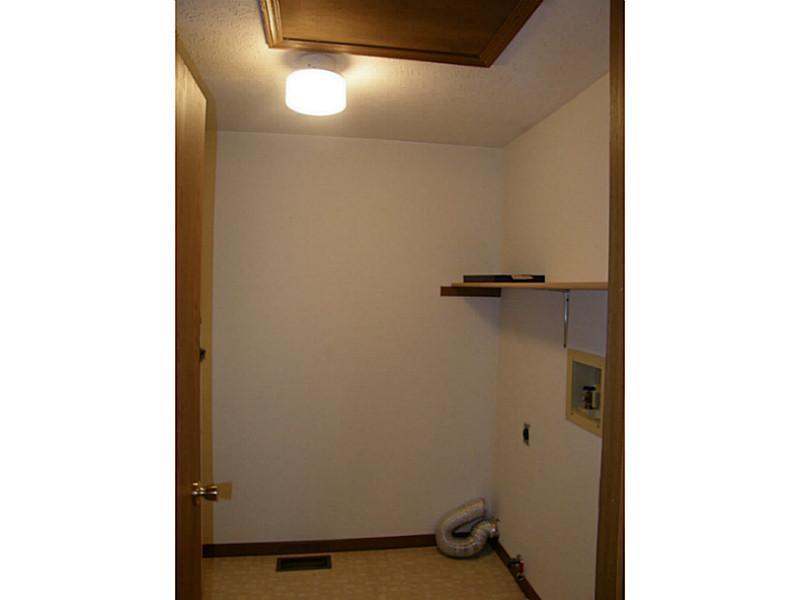 4428 Ridgewood Road East Springfield, OH 45503 - Photo 12 of 24 Gallery Image 12