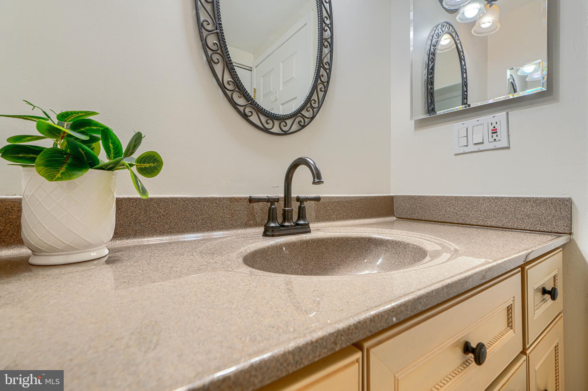 4100 North Charles Street, Unit 1010 Baltimore, MD 21218 - Photo 46 of 73 Hall full bath