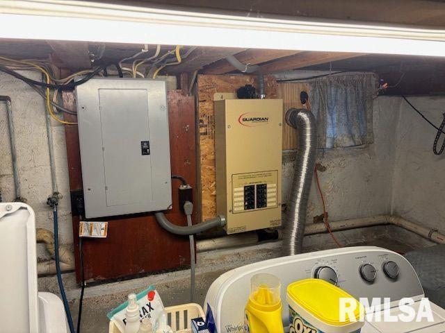 417 Northeast 2nd Street Galva, IL 61434 - Photo 14 of 19 a bathroom with a tub and sink
