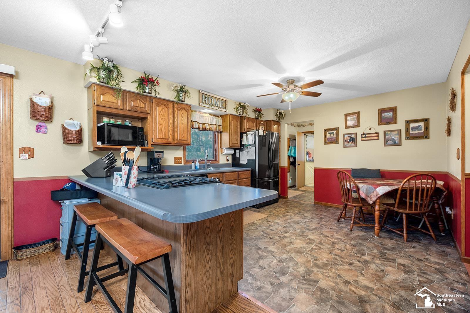 10699 Douglas Road Temperance, MI 48182 - Photo 14 of 36