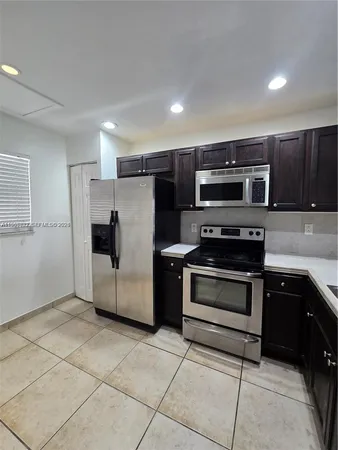 $1,950 | 911 Northeast 209th Terrace, Unit 20427, Miami, FL 33179