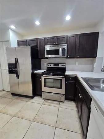$1,950 | 911 Northeast 209th Terrace, Unit 20427, Miami, FL 33179