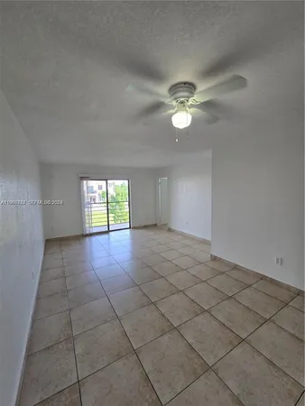 $1,950 | 911 Northeast 209th Terrace, Unit 20427, Miami, FL 33179