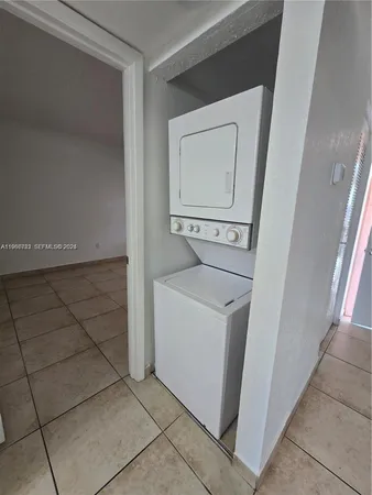 $1,950 | 911 Northeast 209th Terrace, Unit 20427, Miami, FL 33179