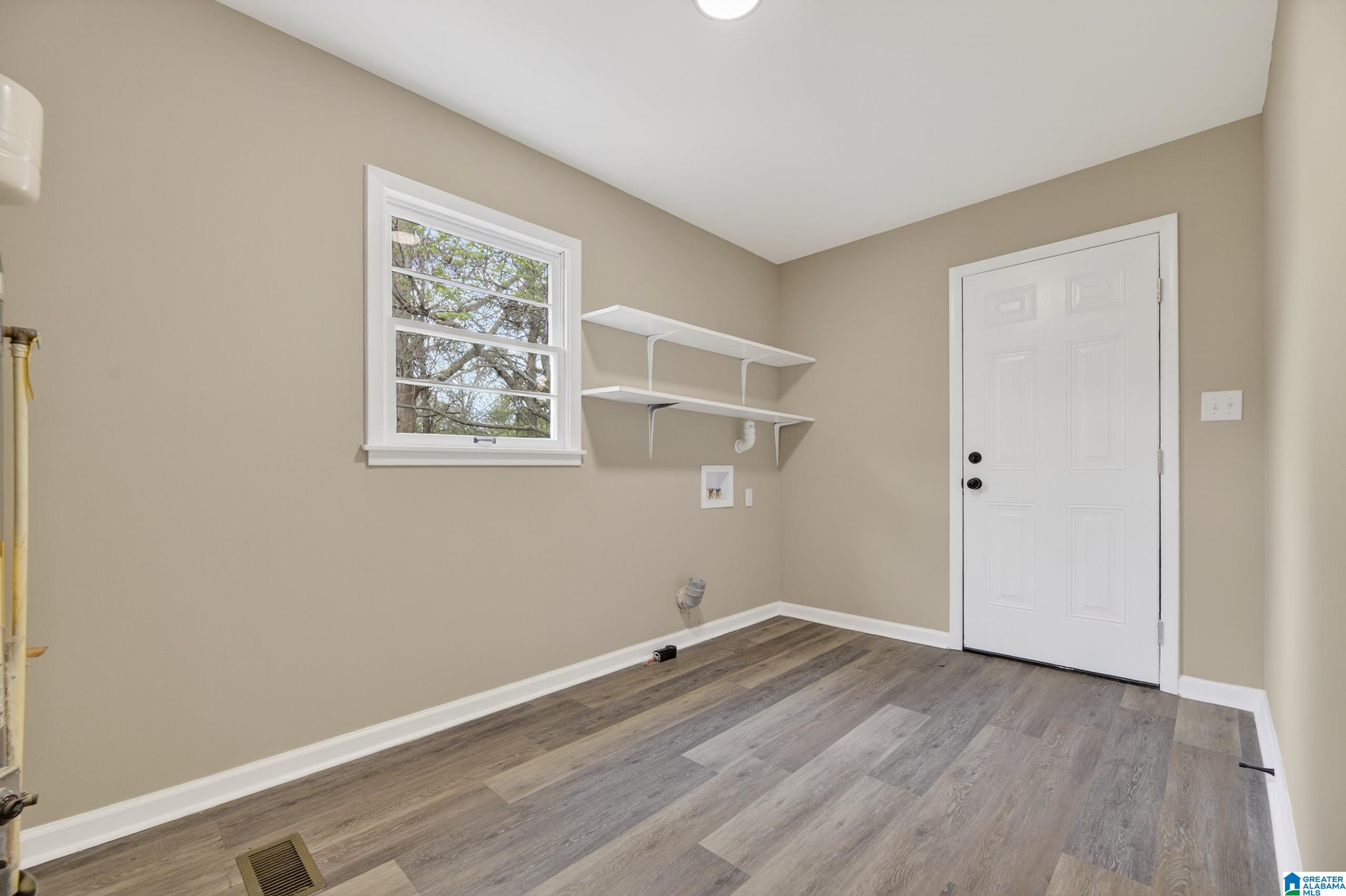 1004 Robertson Road Anniston, AL 36207 - Photo 16 of 40 Gallery Image 16