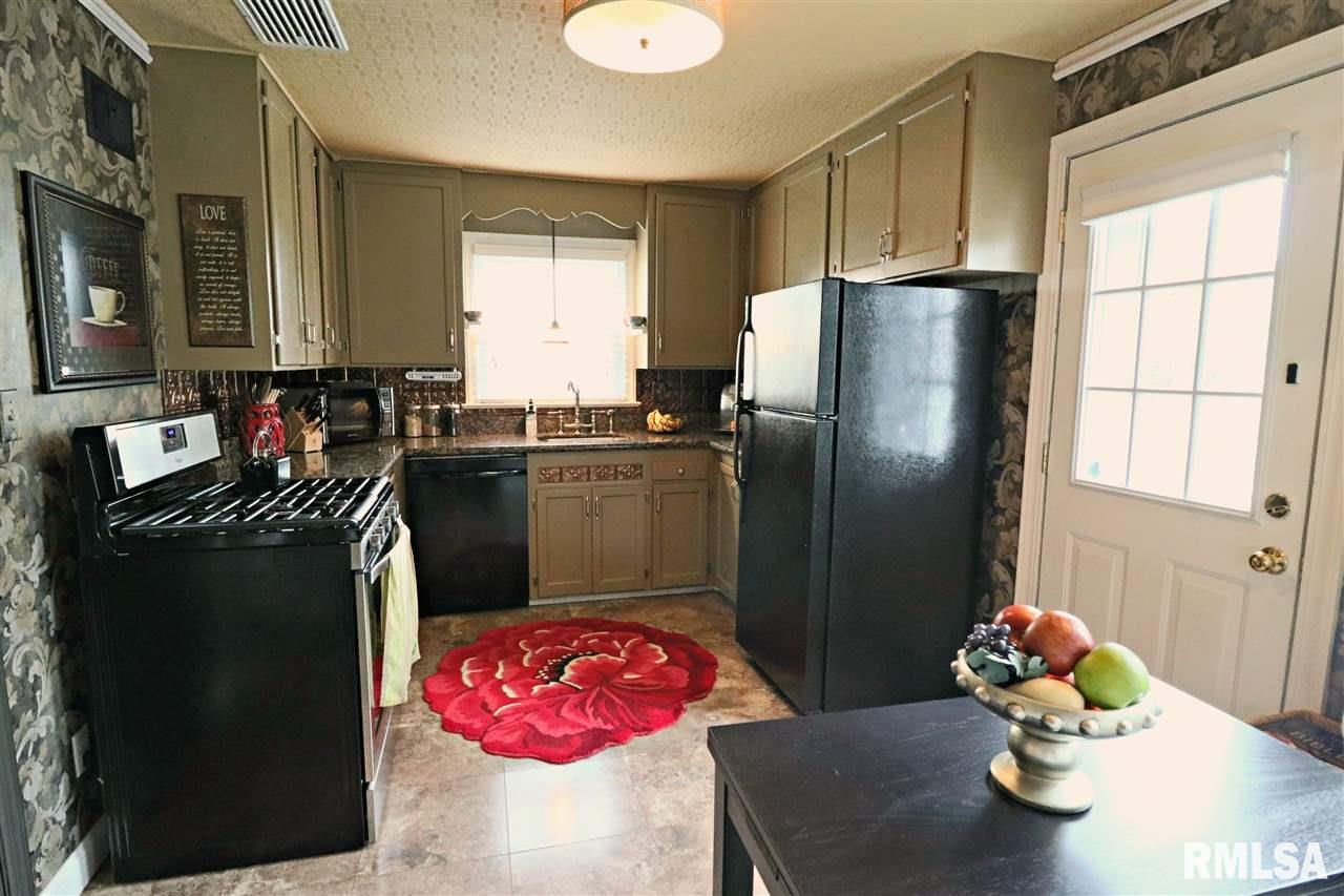 1104 West Ridge Road Peoria, IL 61614 - Photo 8 of 21 Gallery Image 8