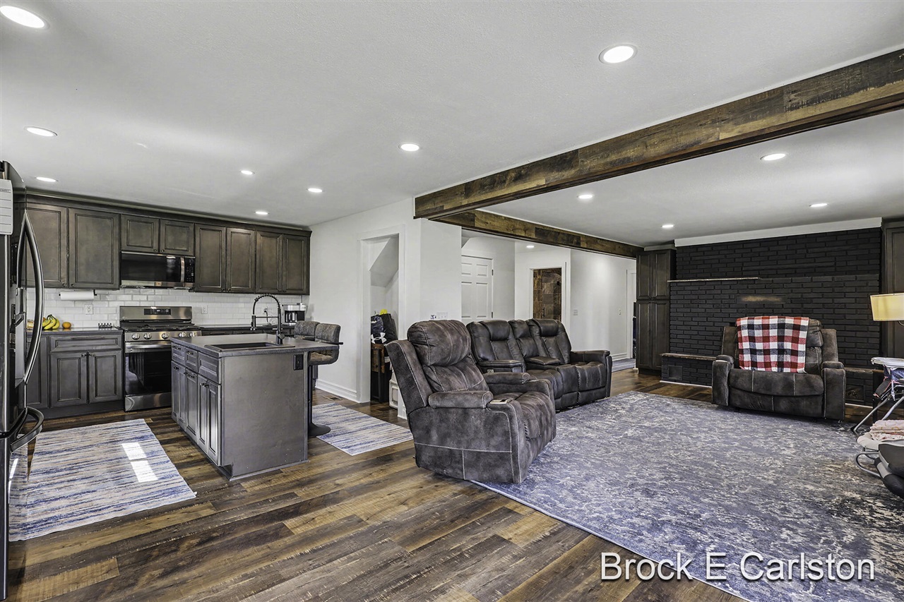 3233 Becker Road Muskegon, MI 49445 - Photo 8 of 55