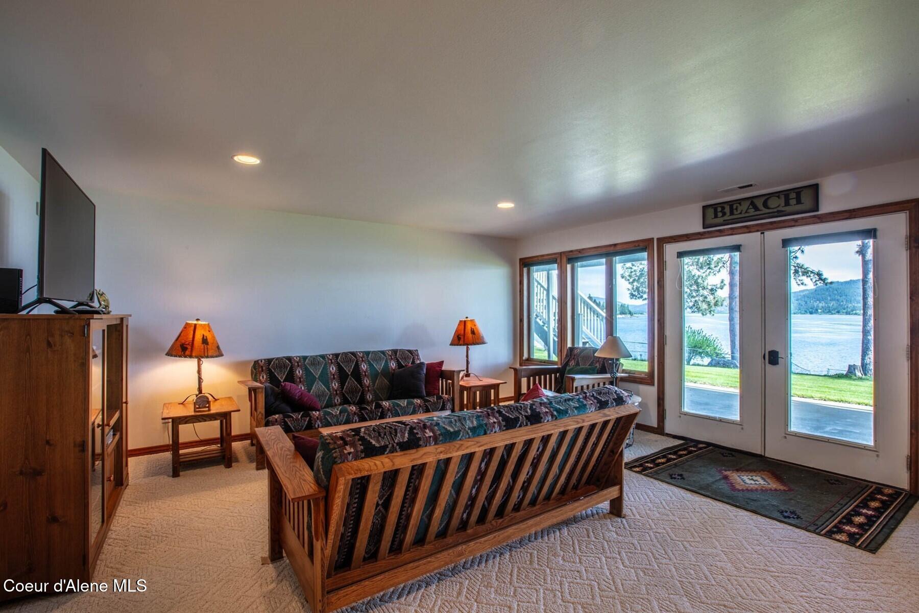 433 Campbell Point Road Laclede, ID 83841 - Photo 39 of 70 Lower Level Living Area
