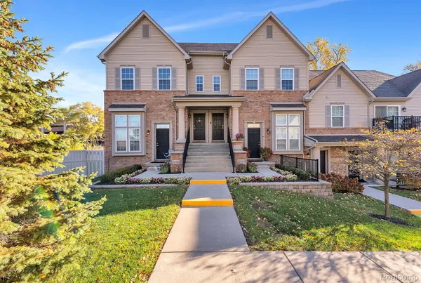 $300,000 | 22338 Abbey Lane, Dearborn, MI 48124