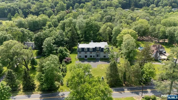 $30,000 | 241 East Saddle River Road, Saddle River, NJ 07458