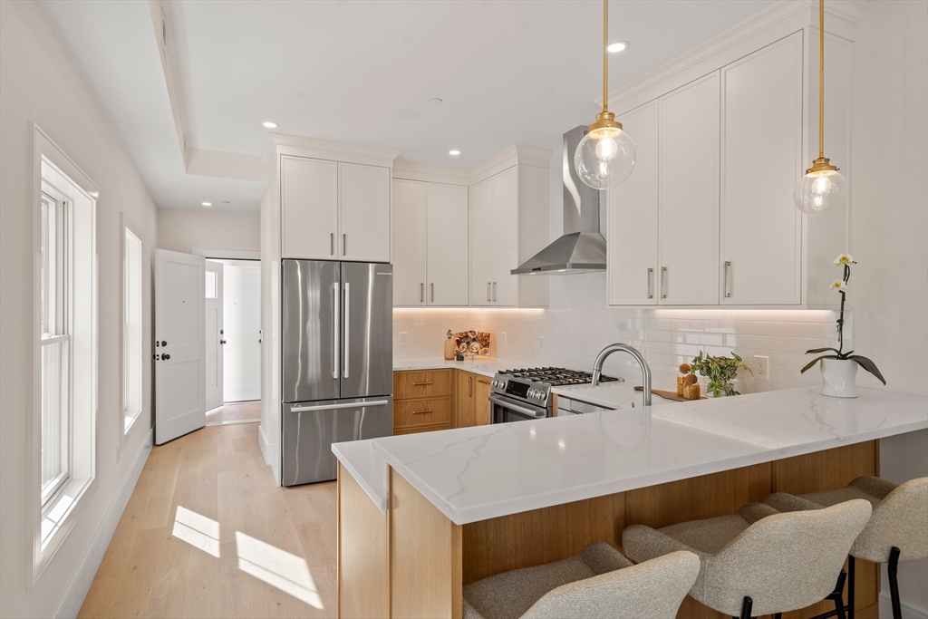 326 Lowell Street, Unit 2 Somerville, MA 02145 - Photo 12 of 21