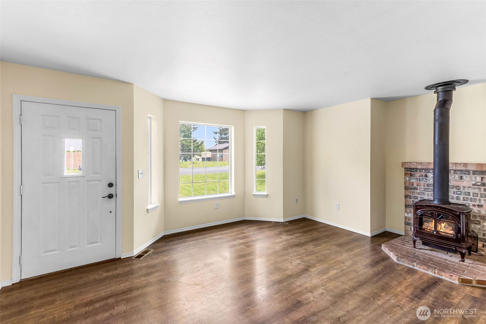 218 St Helens Way Winlock, WA 98596 - Photo 4 of 31