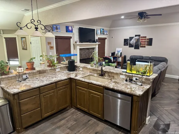 $2,700 | 157 West Medium Meadow Drive, Lytle, TX 78052