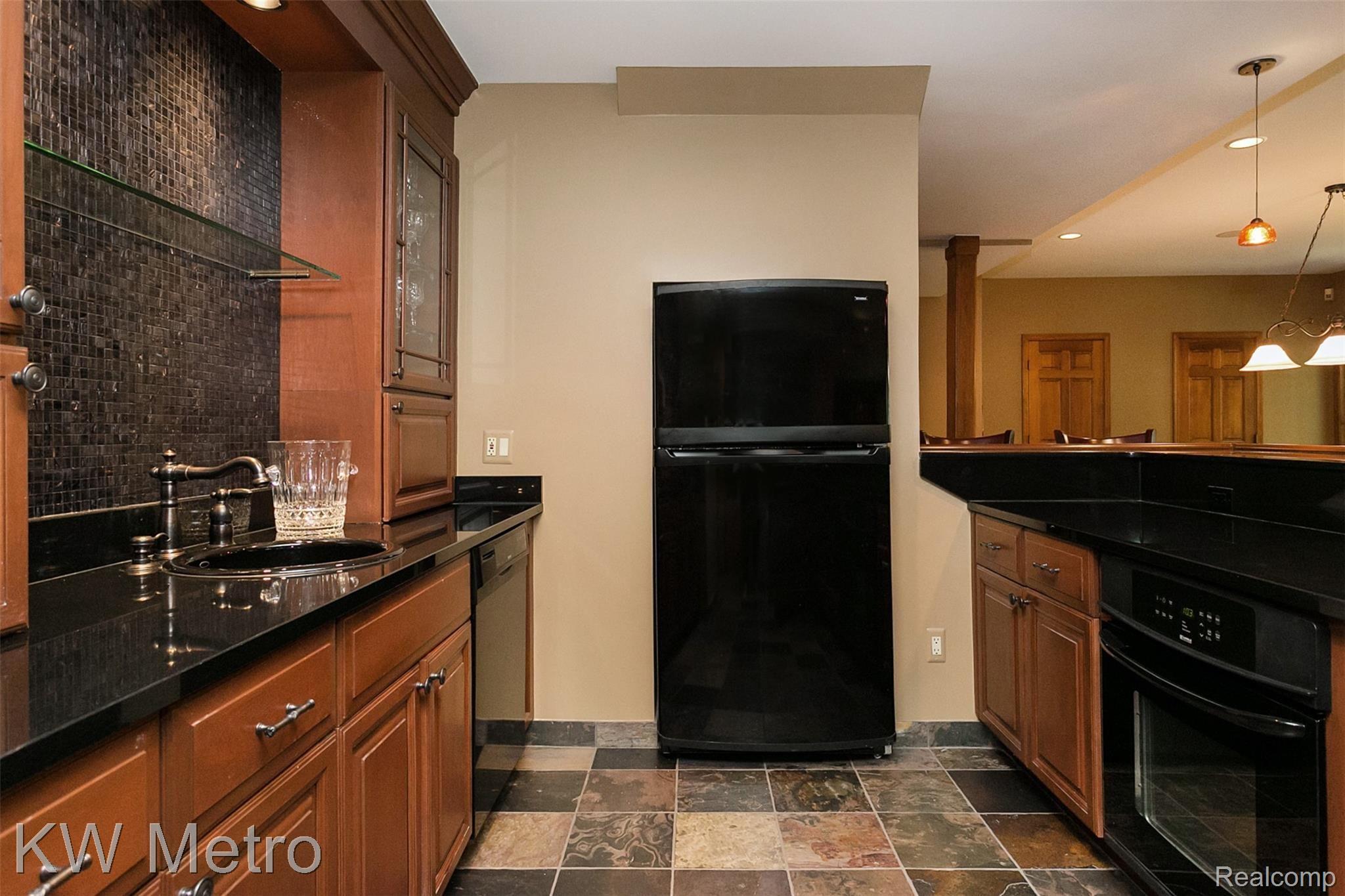 1611 Wakefield Court Rochester, MI 48306 - Photo 43 of 59 Wakefield-43.jpg