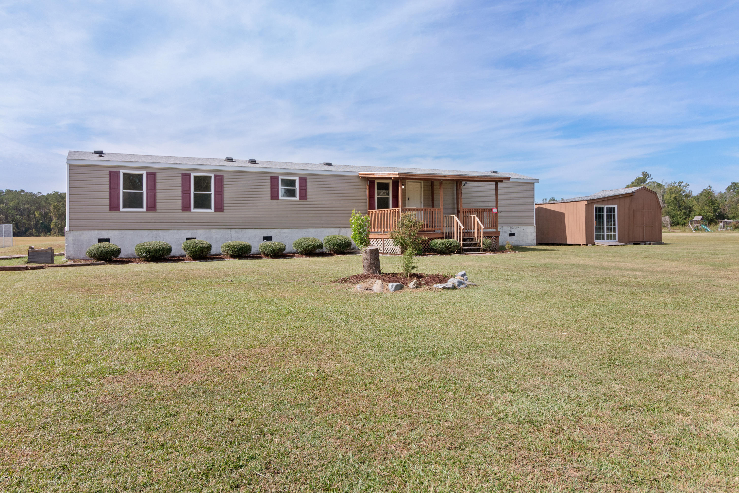 126 Cooper Road Richlands, NC 28574 - Photo 2 of 19 IMG_2073