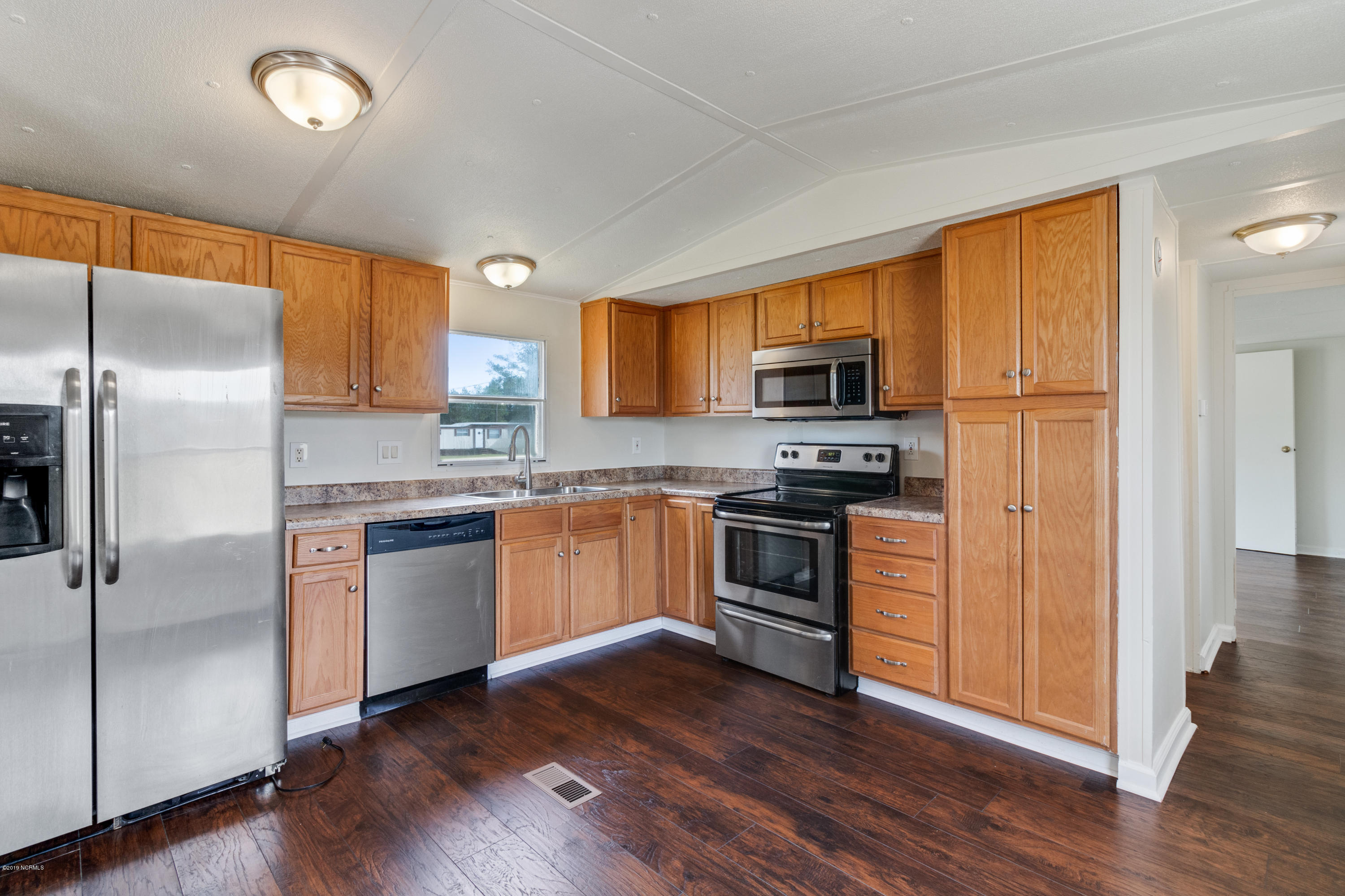 126 Cooper Road Richlands, NC 28574 - Photo 7 of 19 IMG_2116
