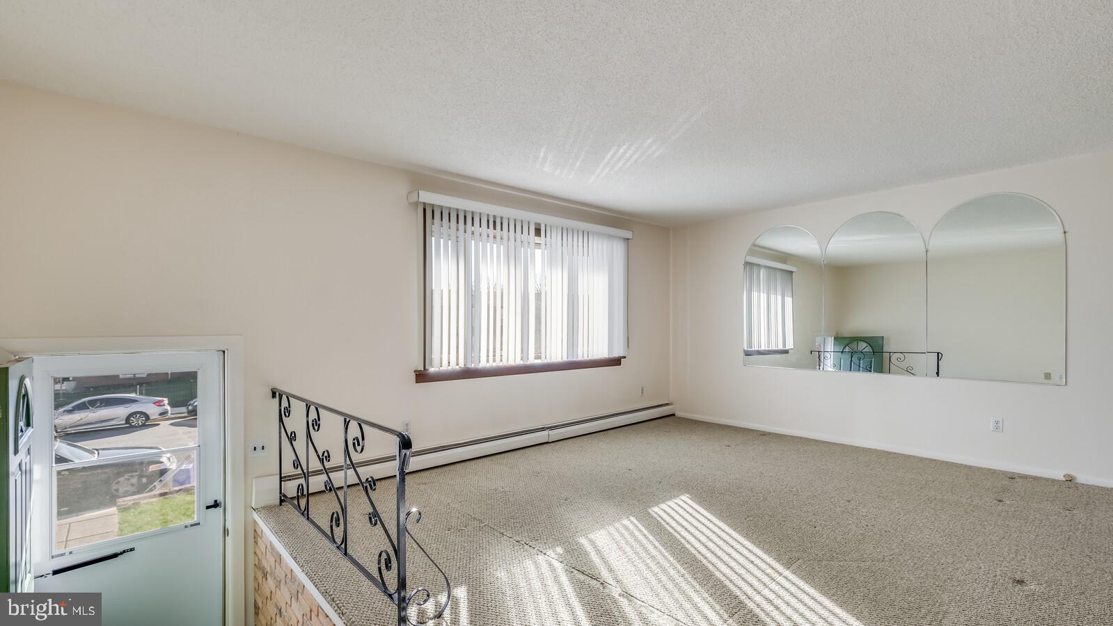 10832 East Keswick Road Philadelphia, PA 19154 - Photo 2 of 25 Gallery Image 2