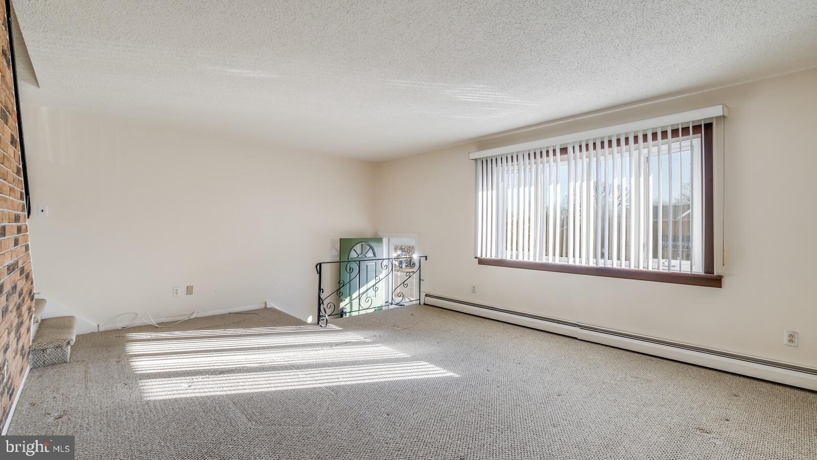 10832 East Keswick Road Philadelphia, PA 19154 - Photo 3 of 25 Gallery Image 3