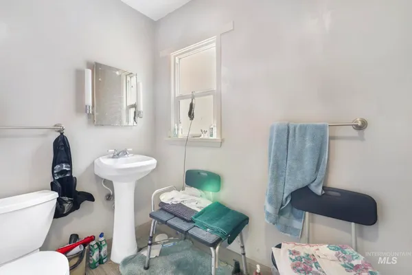 $395,000 | 818 Union Avenue, Filer, ID 83328