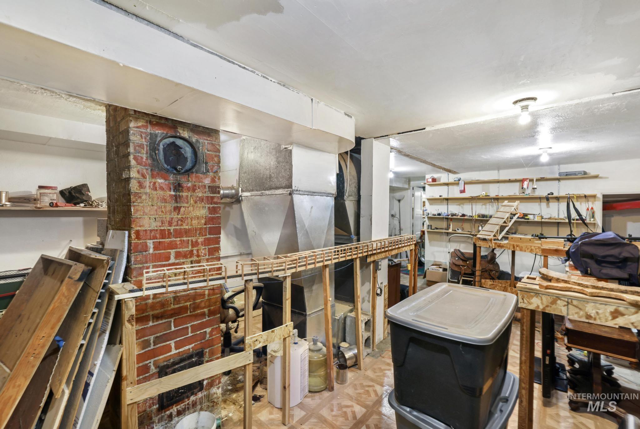 818 Union Avenue Filer, ID 83328 - Photo 15 of 20 View of miscellaneous room