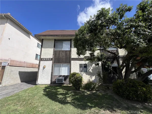 $1,595 | 14817 Sylvan Street, Unit 1, Van Nuys, CA 91411